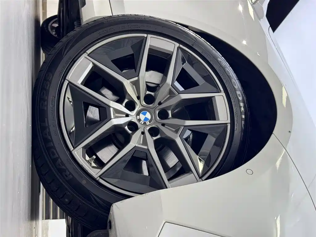 BMW 5 Series 2024 — фото 16