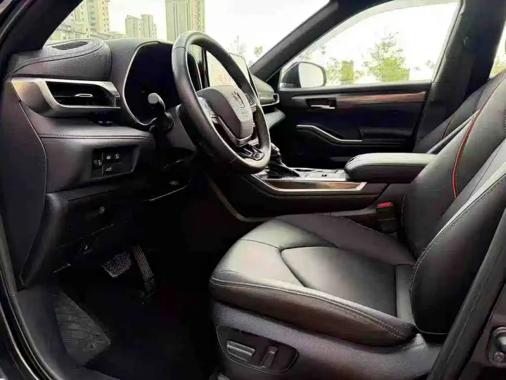 Toyota Crown Kluger 2025
