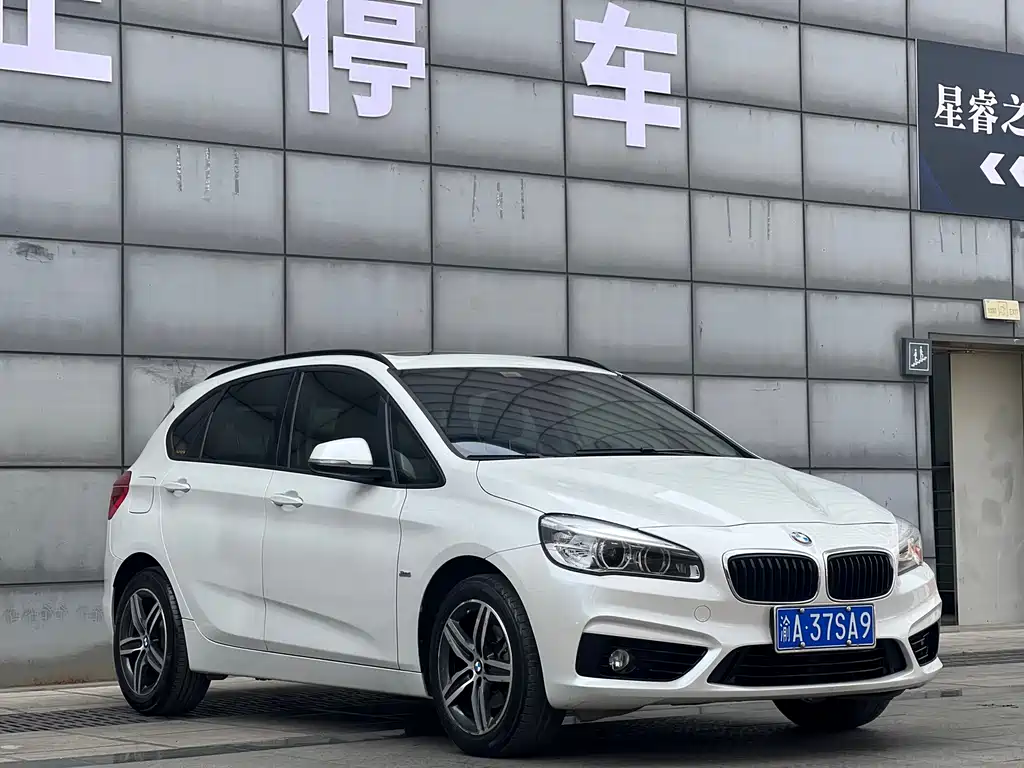 BMW 2 Series Active Tourer 2018 — фото 3