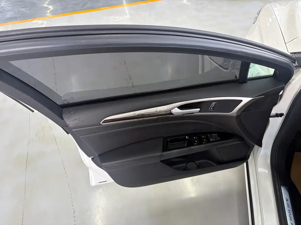 Ford Mondeo 2015 — фото 12