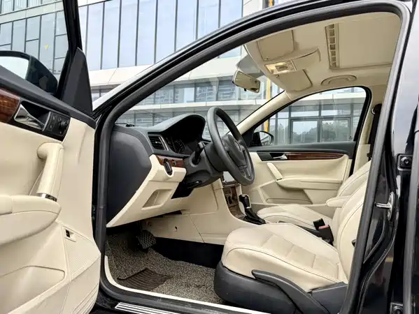 Volkswagen Lavida 2013