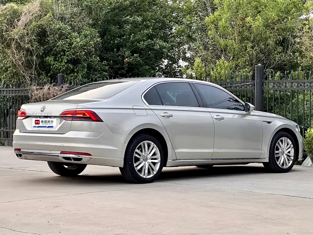 Volkswagen Phideon 2018 — фото 9