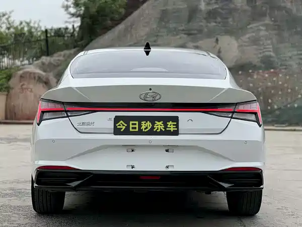 Hyundai Elantra 2021