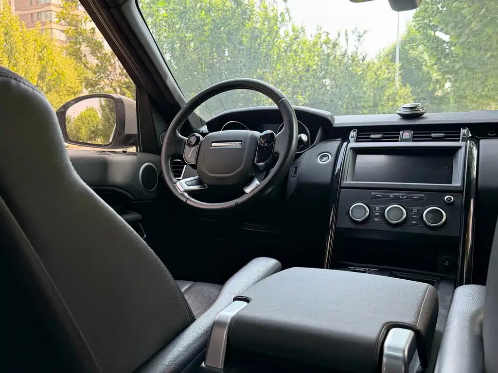 Land Rover Discovery 2019 — фото 9