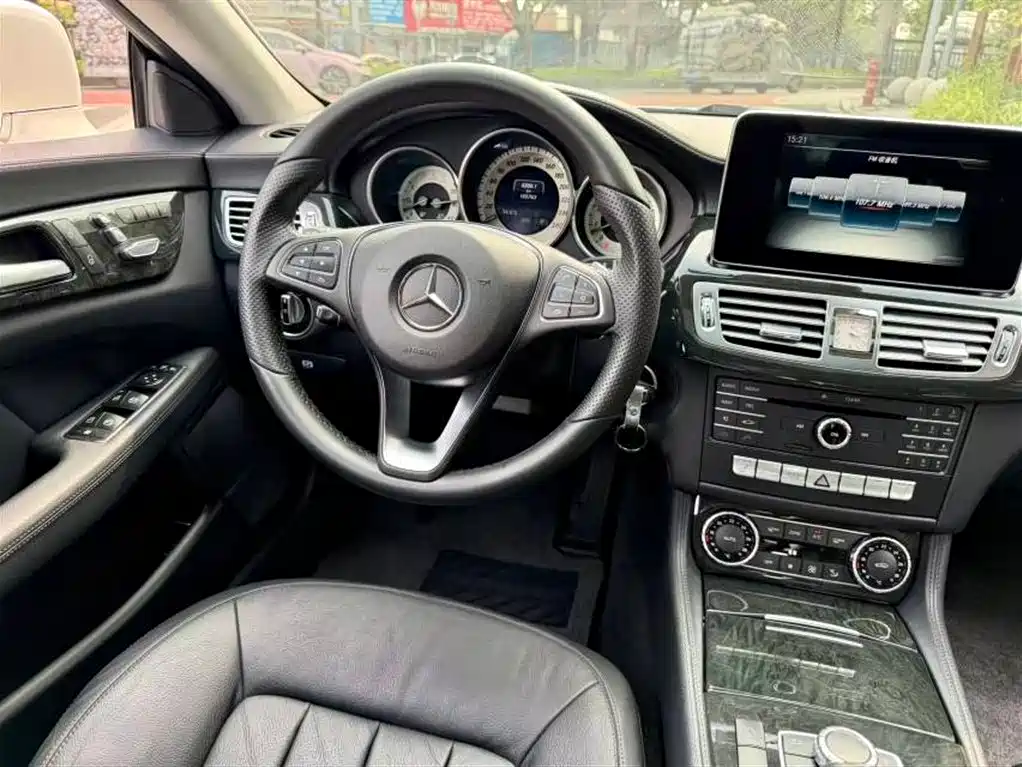 Mercedes-Benz CLS 2015 — фото 9