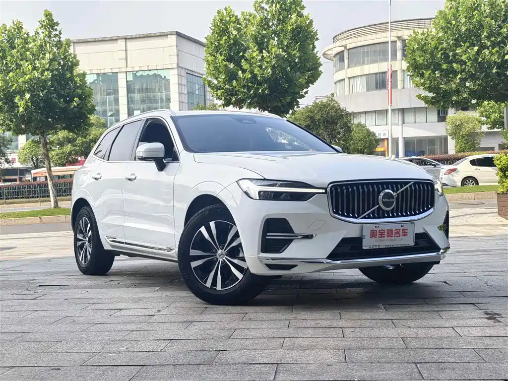 Volvo XC60 2024 — фото 3