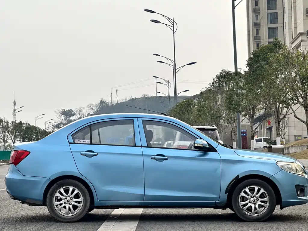 Changan V3 2014 — фото 8