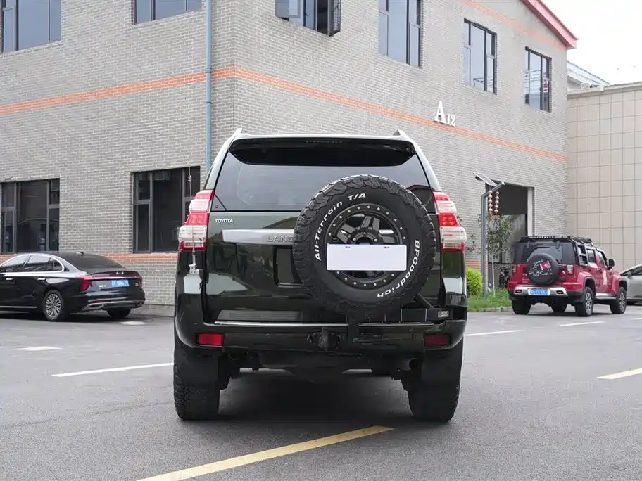 Toyota Prado 2017 — фото 36