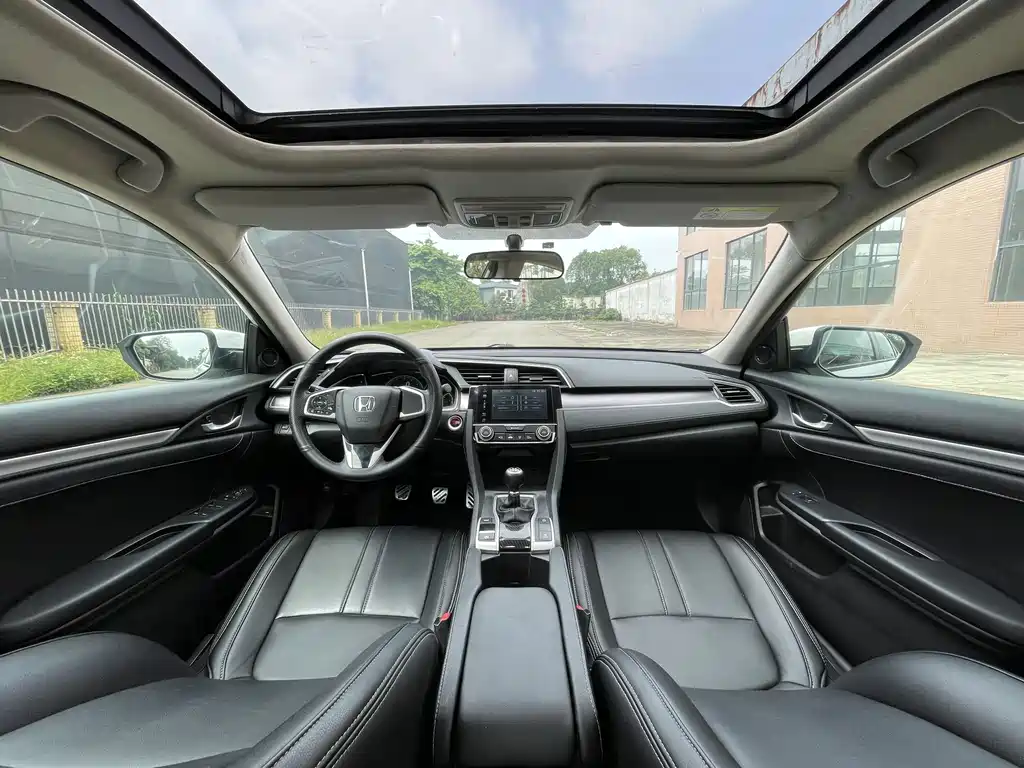 Honda Civic 2018 — фото 15
