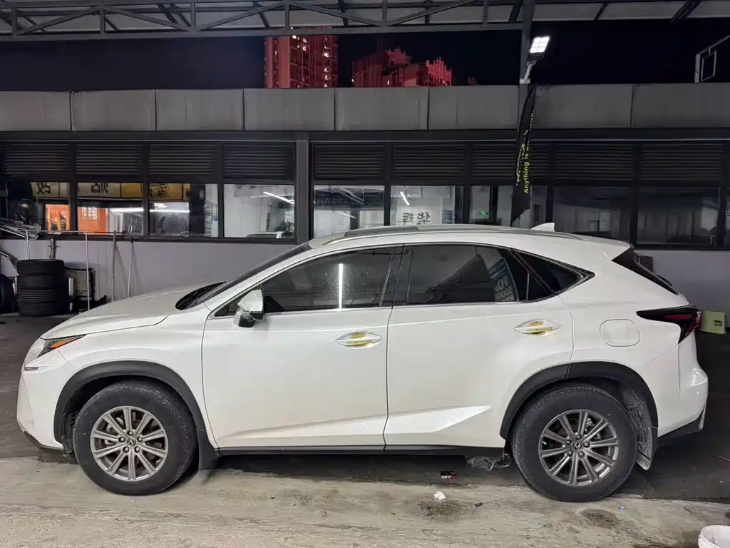 Lexus NX 2021