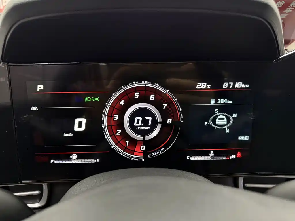 Hyundai Elantra 2023 — фото 17