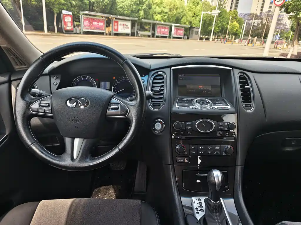 Infiniti QX50 2018 — фото 10