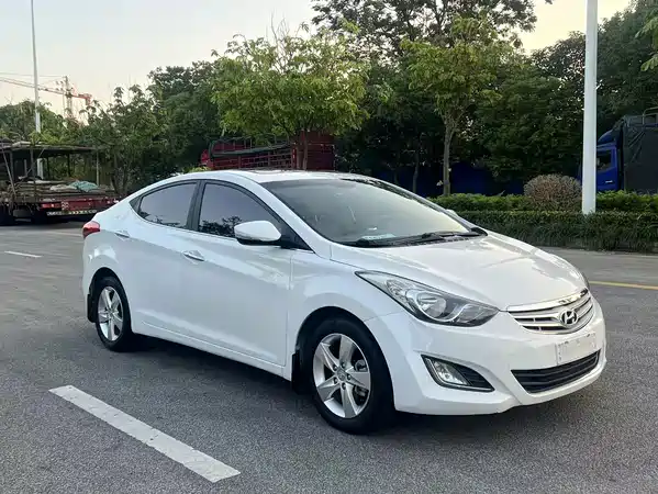 Hyundai Elantra Langdong 2013