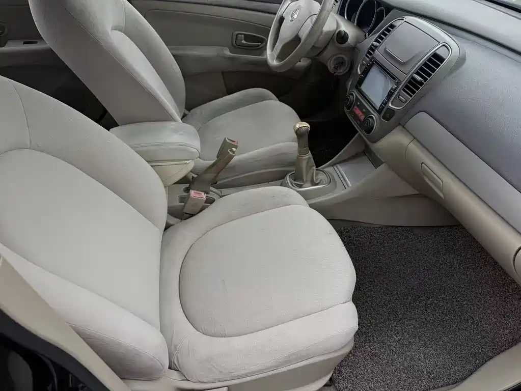 Nissan Sylphy 2015 — фото 11
