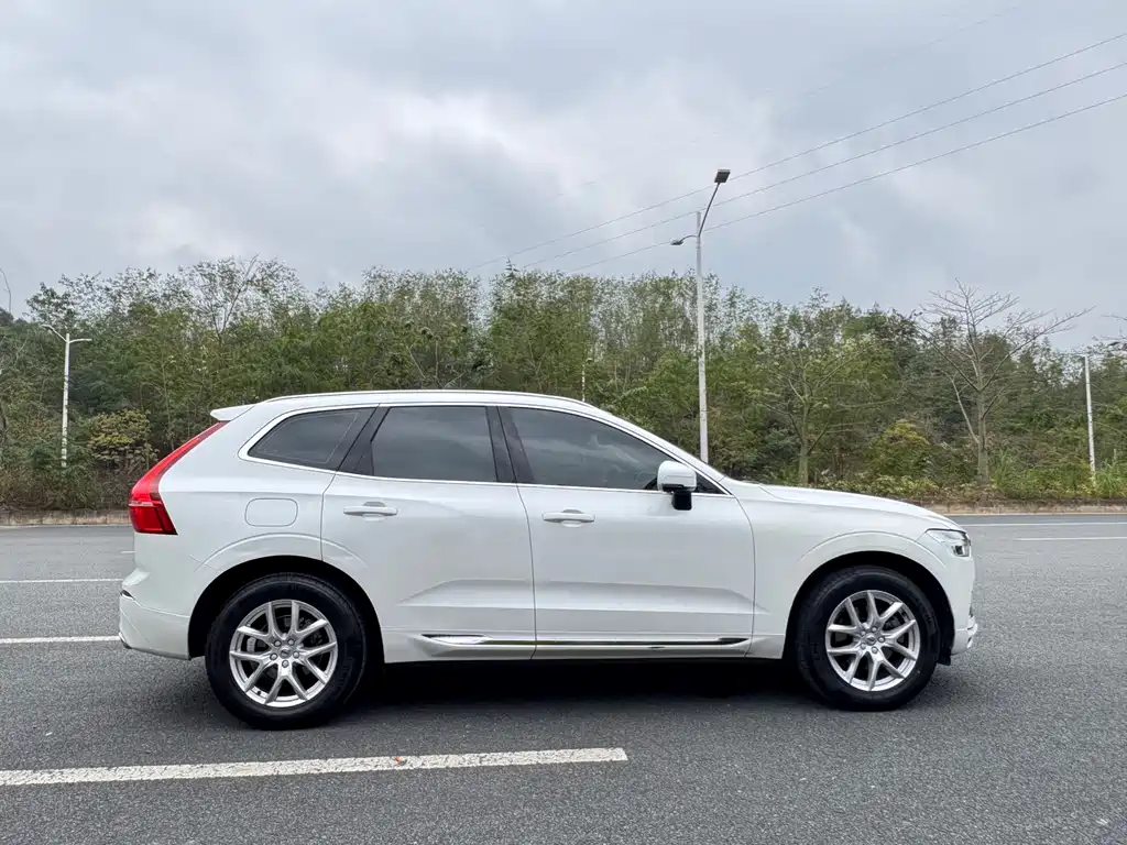 Volvo XC60 2019 — фото 13