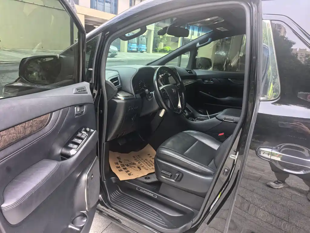 Toyota Alphard 2019