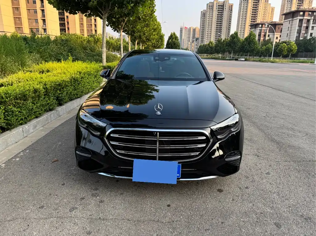 Mercedes-Benz E-Class 2024