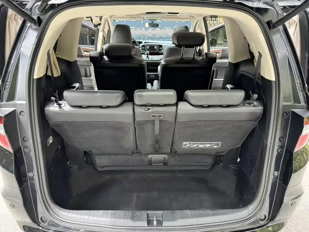 Honda Odyssey 2016 — фото 16
