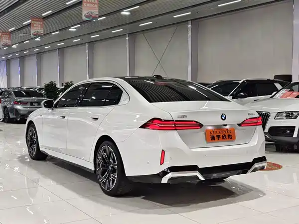 BMW 5 Series 2025