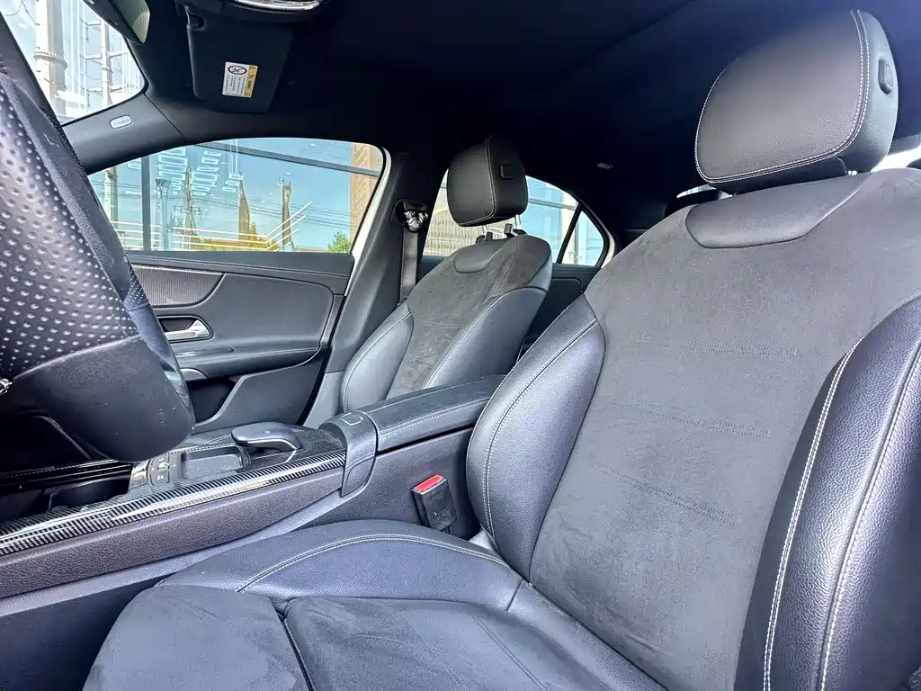 Mercedes-Benz A-Class 2019 — фото 16