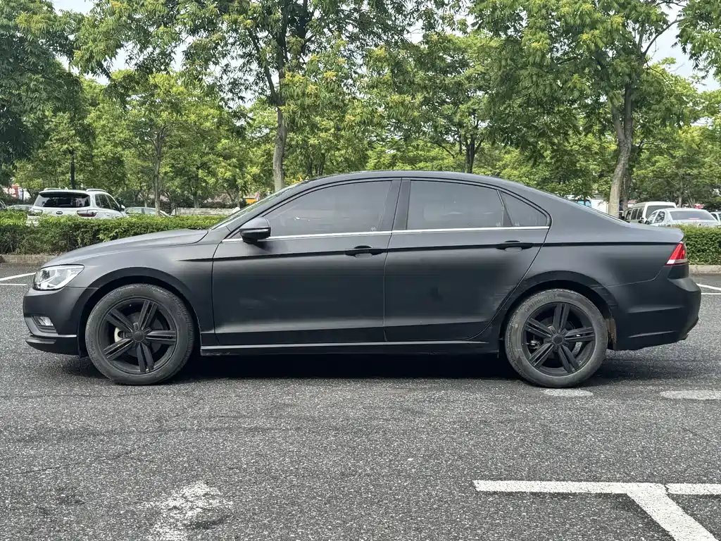 Volkswagen Lamando 2015