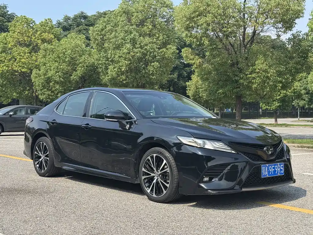 Toyota Camry 2018 — фото 3