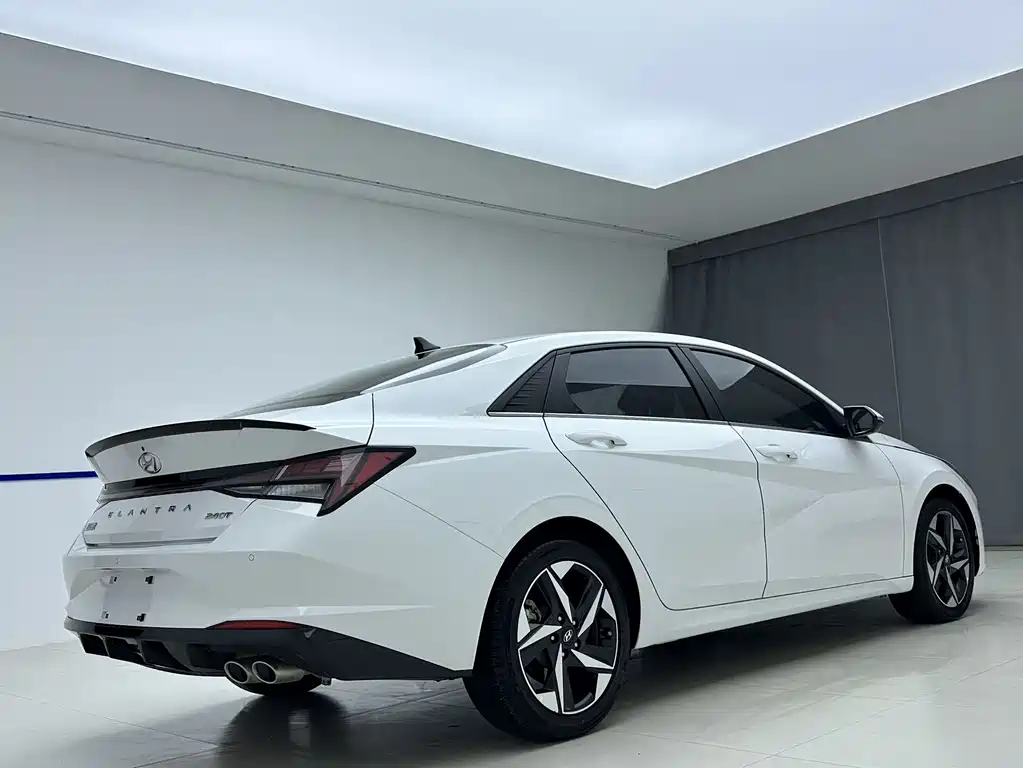 Hyundai Elantra 2023
