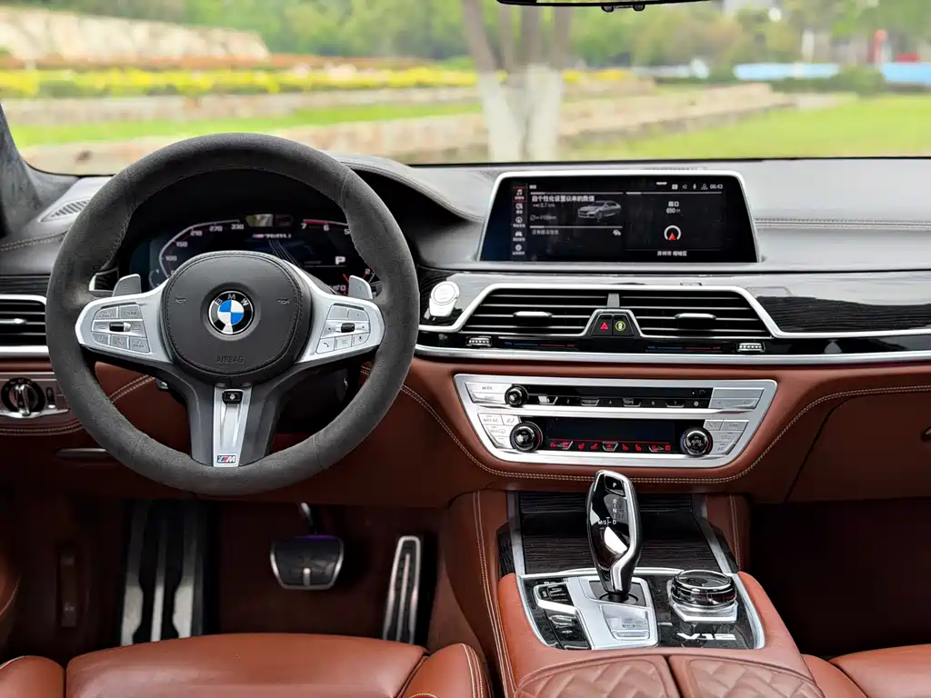 BMW 7 Series 2020 — фото 8