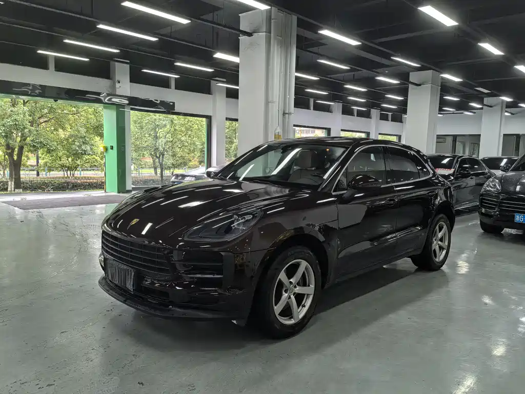 Porsche Macan 2019 — фото 1