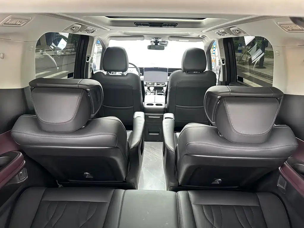GAC Motor Trumpchi M8 2025 — фото 11