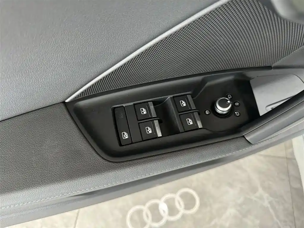 Audi A3 2023 — фото 14