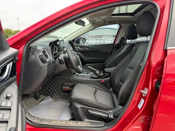Mazda 3 Axela 2016