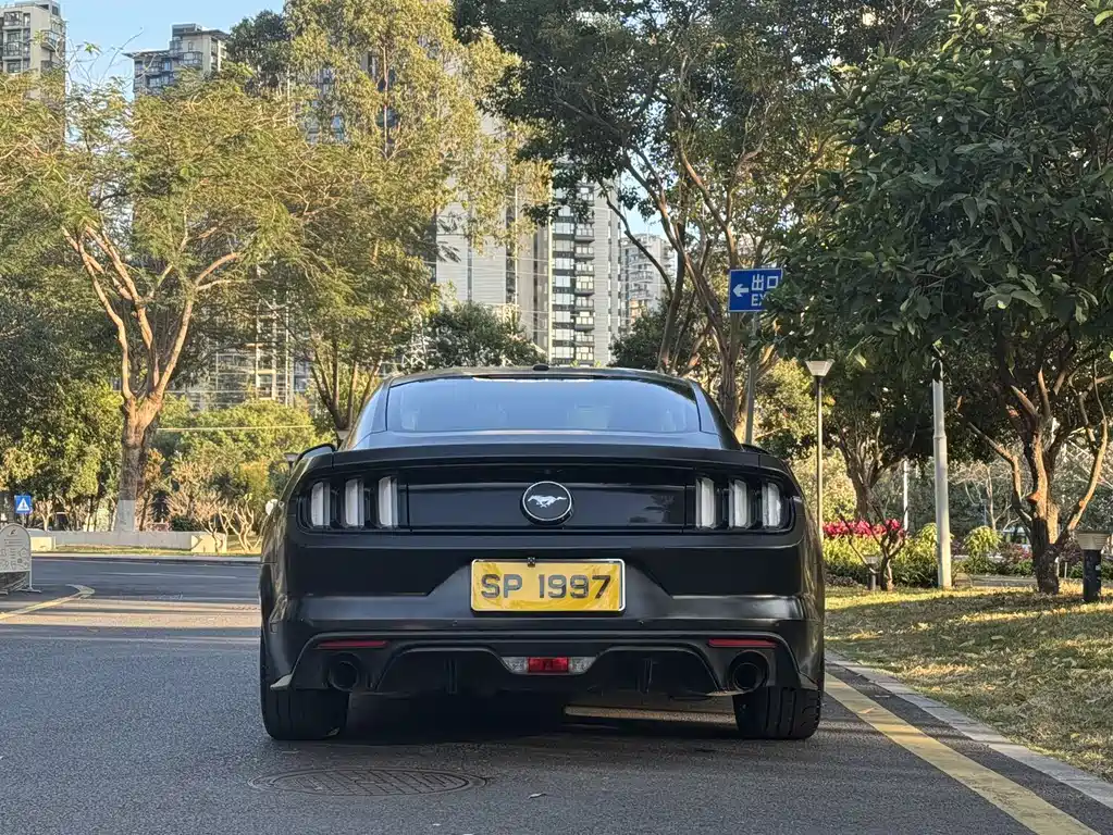 Ford Mustang 2017 — фото 9