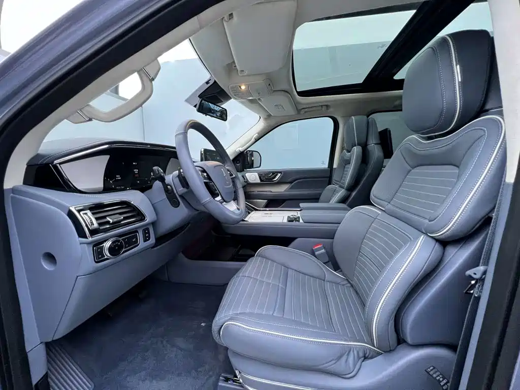 Lincoln Navigator 2019 — фото 12