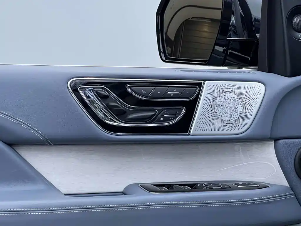 Lincoln Navigator 2019 — фото 22