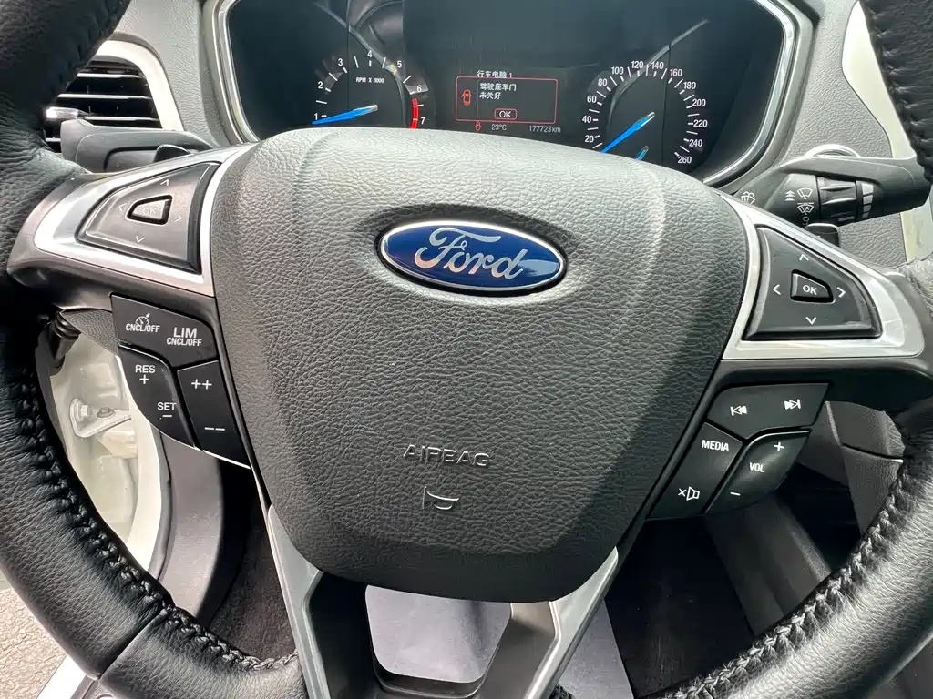 Ford Mondeo 2014 — фото 10