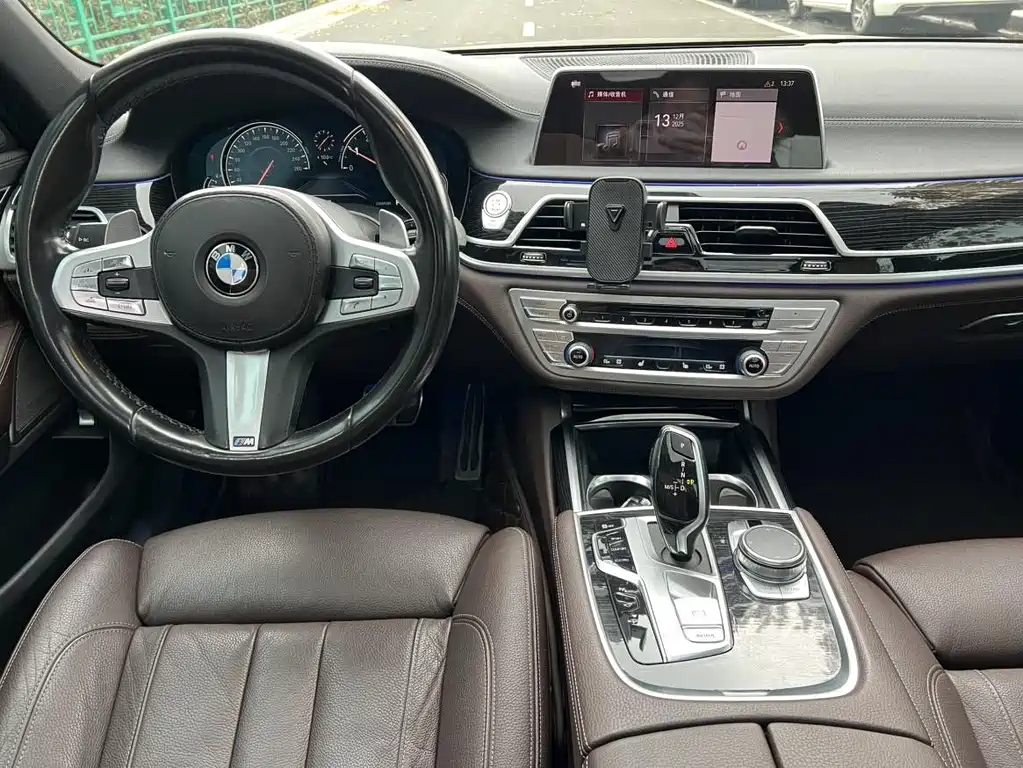 BMW 7 Series 2019 — фото 6