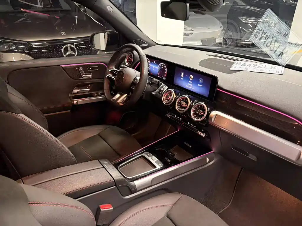 Mercedes-Benz GLB AMG 2025 — фото 18