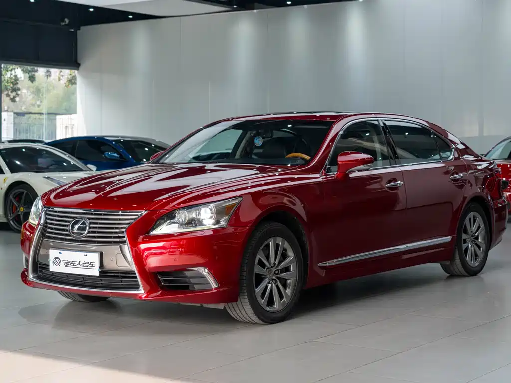 Lexus LS 2015