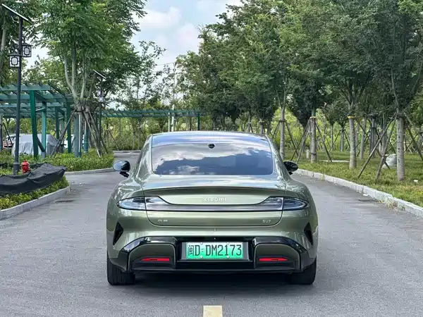 Xiaomi SU7 2024