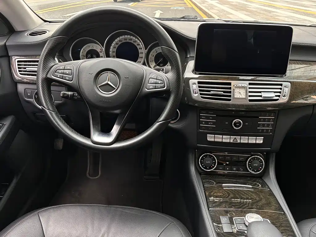 Mercedes-Benz CLS 2015 — фото 8