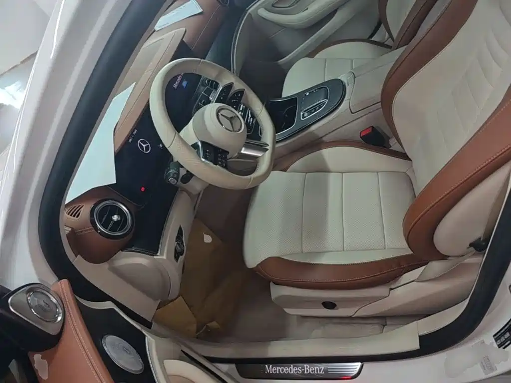 Mercedes-Benz E-Class 2021 — фото 15