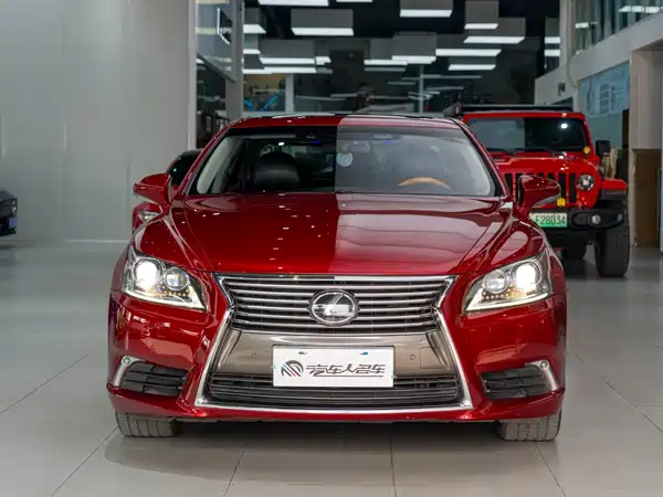 Lexus LS 2015