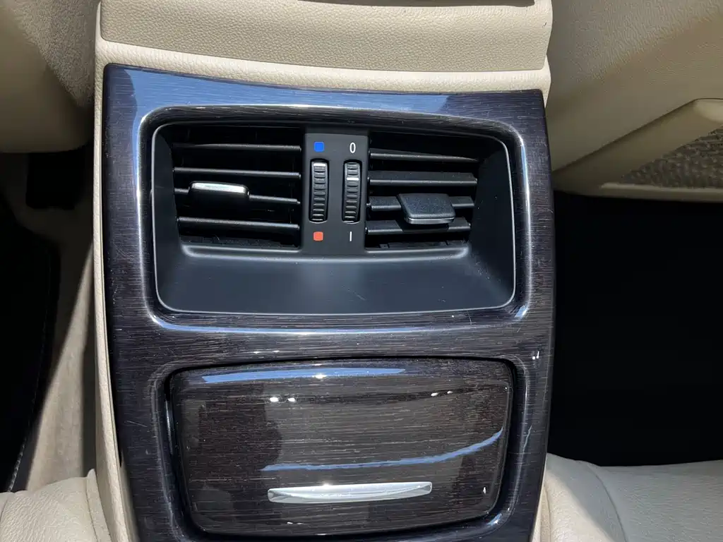 BMW 3 Series 2012 — фото 18
