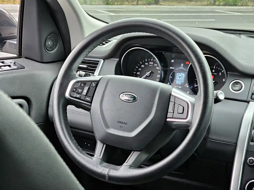 Land Rover Discovery Sport 2018 — фото 16