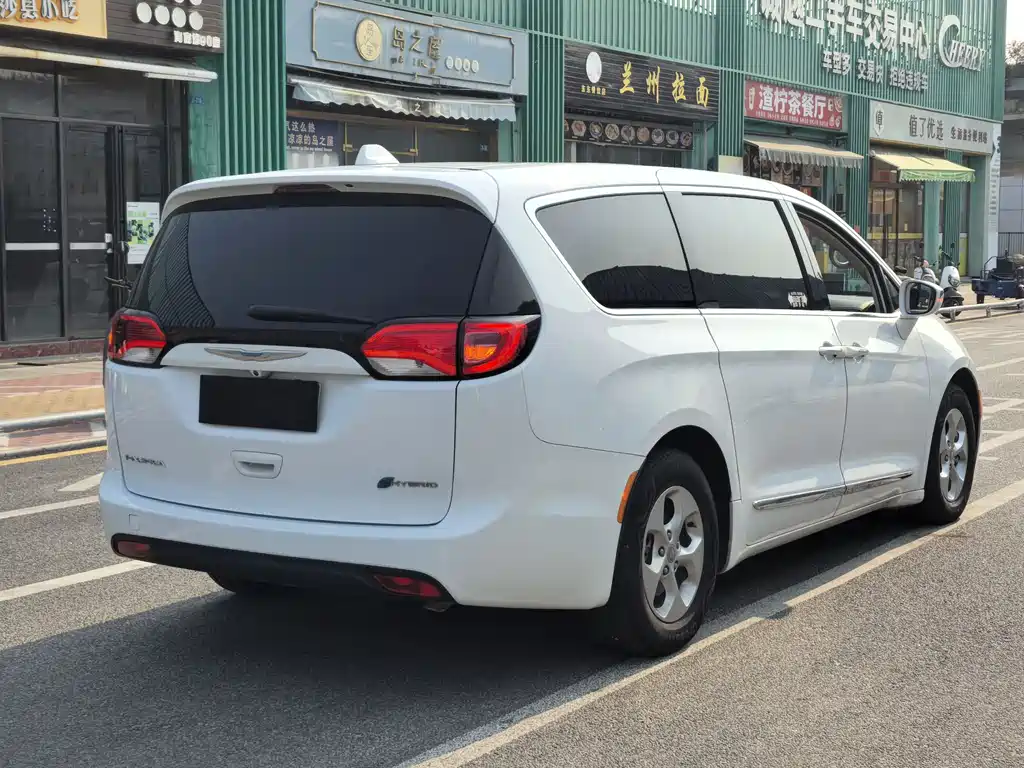 Chrysler Grand Voyager PHEV 2019 — фото 17