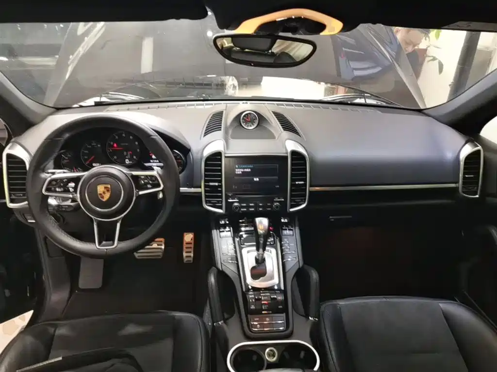 Porsche Cayenne 2016 — фото 10