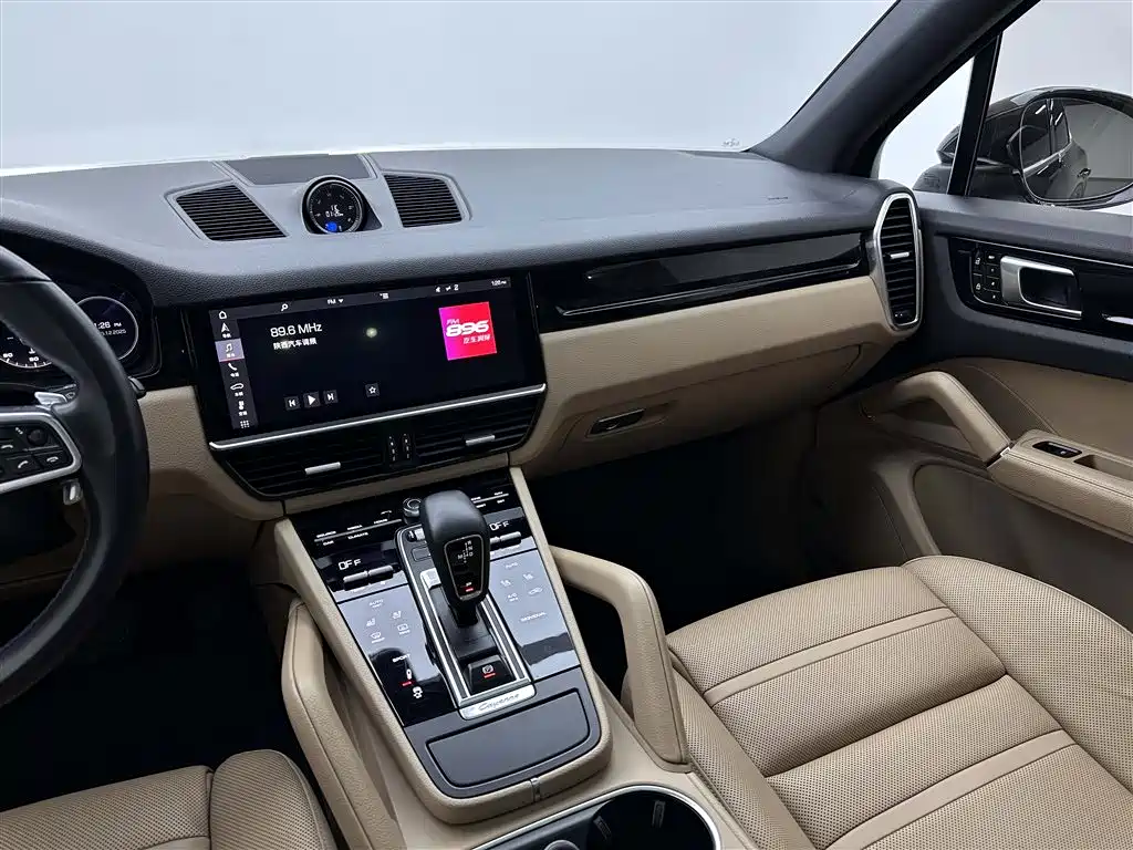 Porsche Cayenne 2020 — фото 17