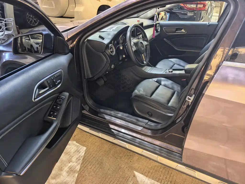 Mercedes-Benz GLA 2015