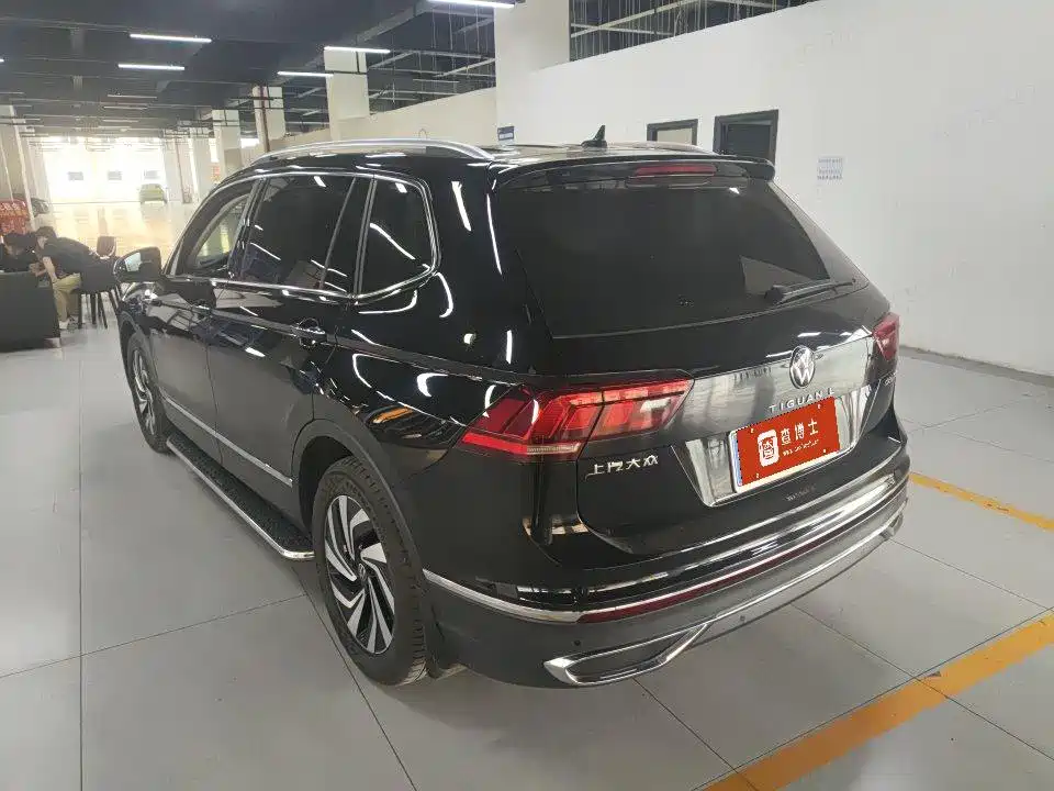 Volkswagen Tiguan L 2023 — фото 3